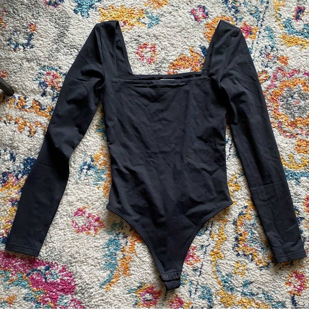 Contour Squareneck Longsleeve Bodysuit